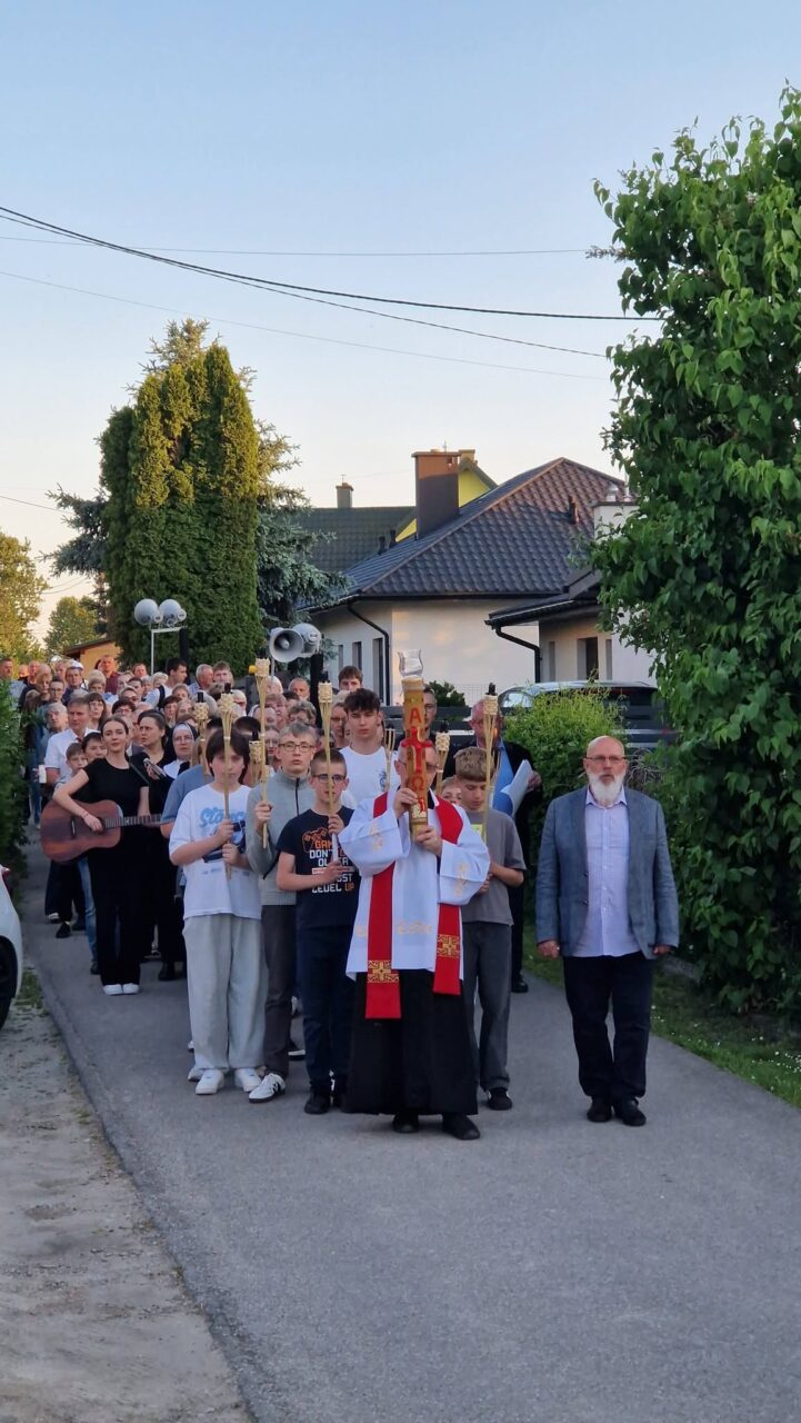 Nabożeństwo Drogi Światła w Wigilię Zesłania Ducha Świętego